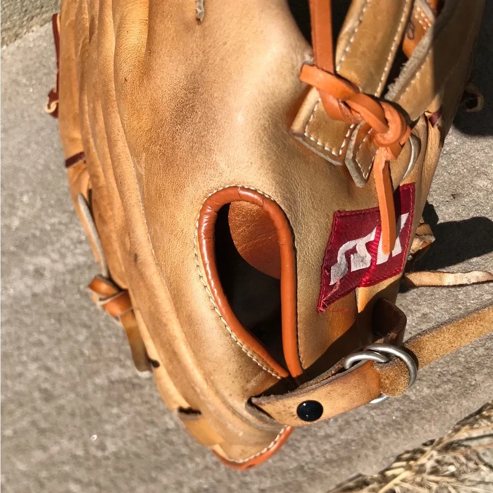 CLASSIC SSK, SOFTBALL GLOVE. CATCHING MACHINE R-throw. - Picture 7 of 16